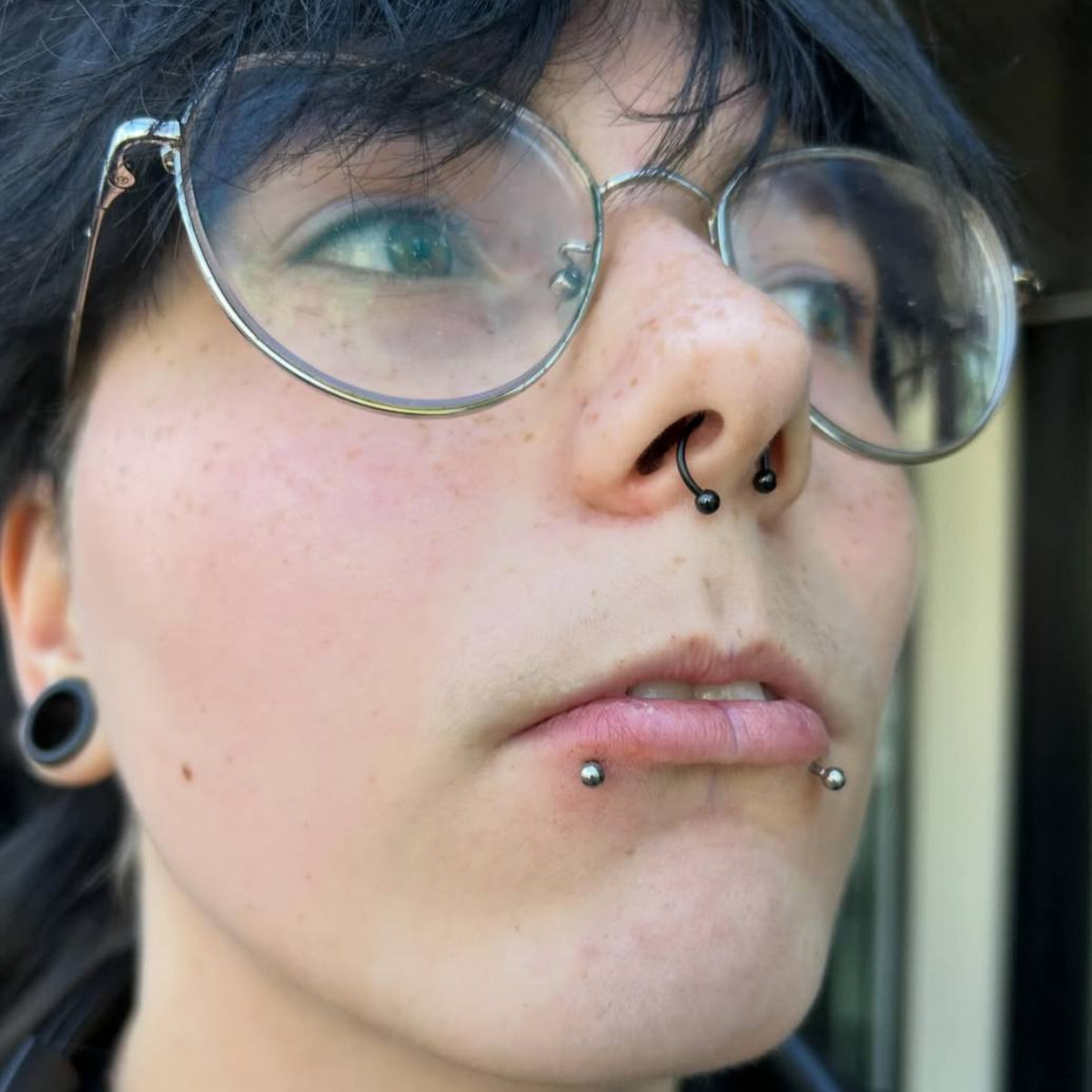 Profesjonalny piercing wykonany w Tattoo Hut Grójec