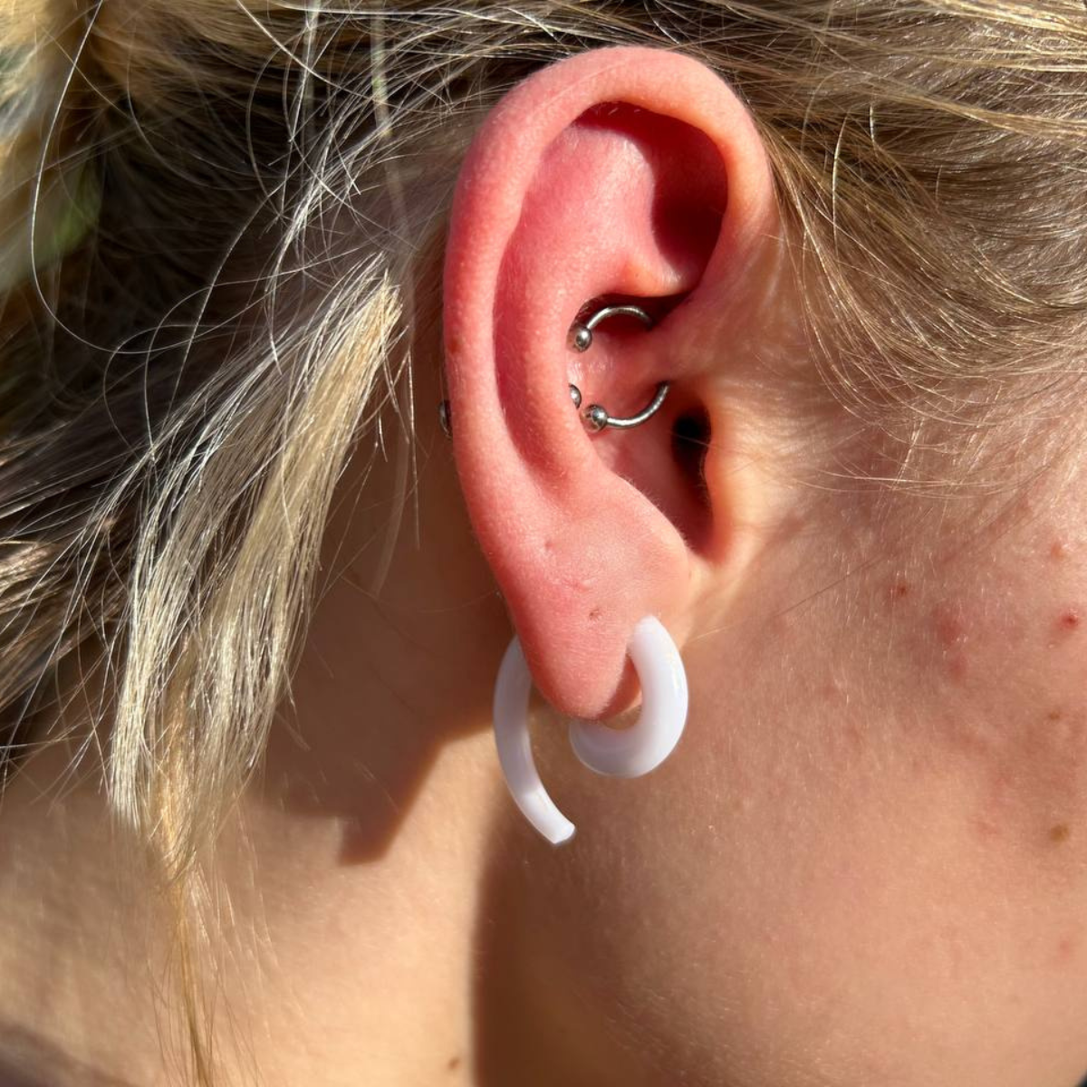 Bezpieczny piercing wykonany w Grójcu